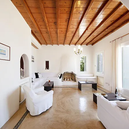 Villa In Mykonos Near Agios Sostis